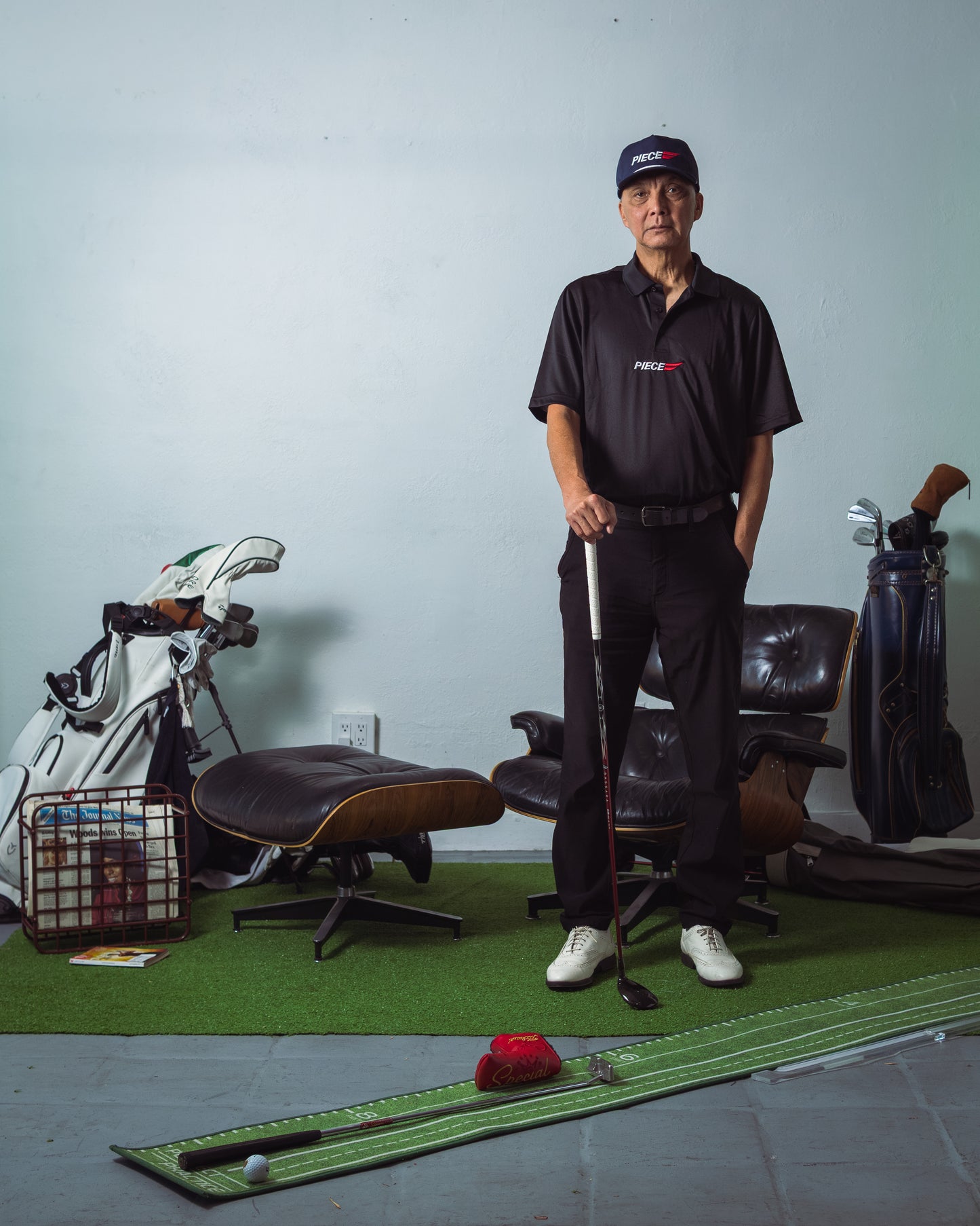 Wings Performance Polo (Carbon Chili)