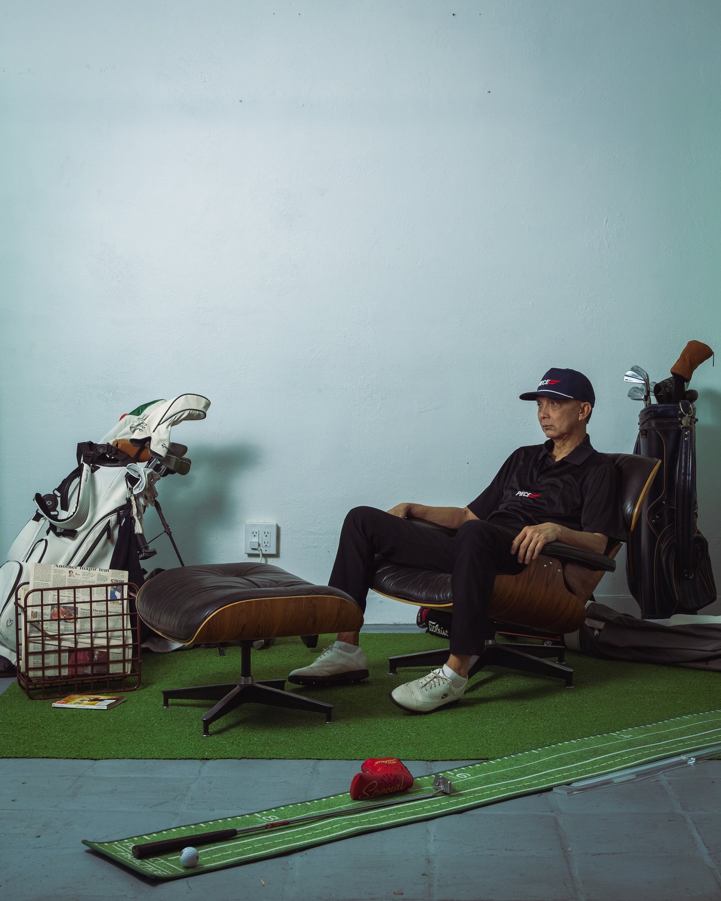 Wings Performance Polo (Carbon Chili)